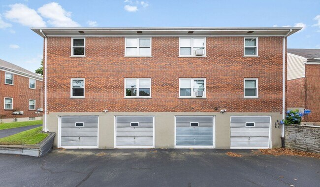 Building Photo - Oakley- Charming 4 family and desirable st...