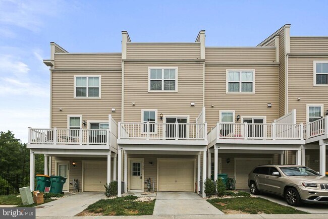 Building Photo - 7126 Tilbury Way