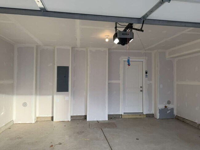 Building Photo - 2016 Yellowstone Blvd