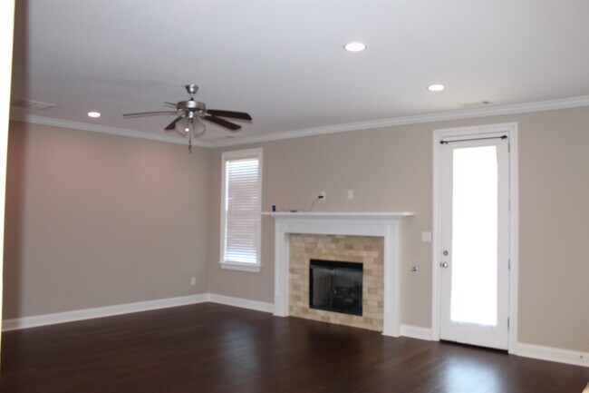 Building Photo - 148 Nugget Ln