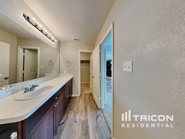 Building Photo - 9716 Marbach Brk