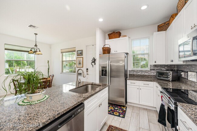 Building Photo - 1810 Noel Pl