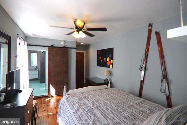 Building Photo - 1223 Haubert St