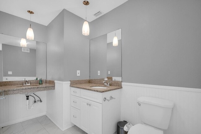 Building Photo - MAXIMO MOORINGS 3/2/2 HOME NEAR ST. PETE B...