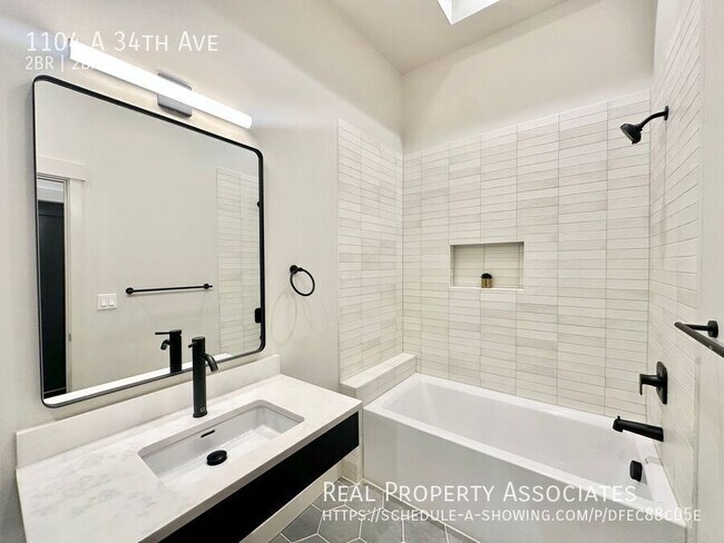 Building Photo - 1104 A 34th Ave