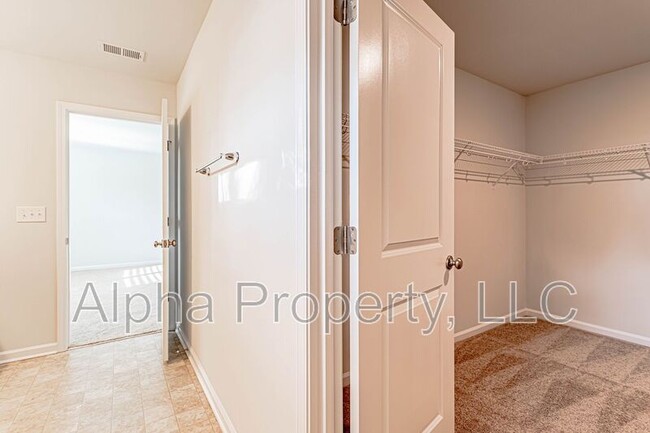Building Photo - 540 Millsgate Cir