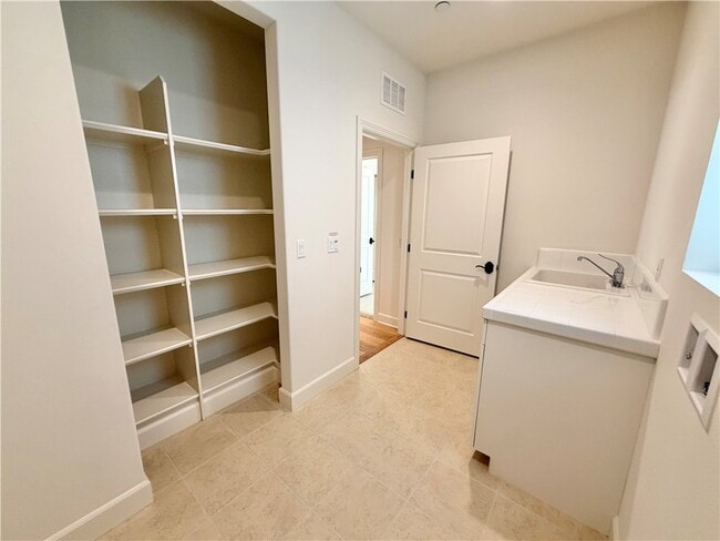 Building Photo - 110 Briar Rose