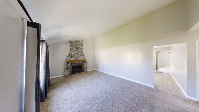 Building Photo - 35121 San Carlos St