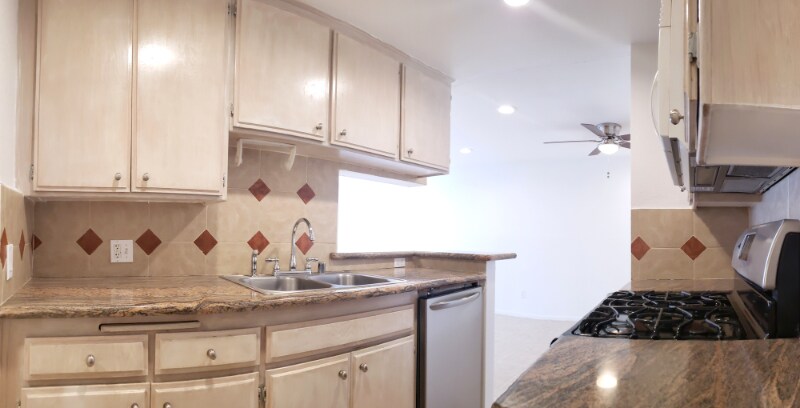 Building Photo - 8108 Langdon Ave