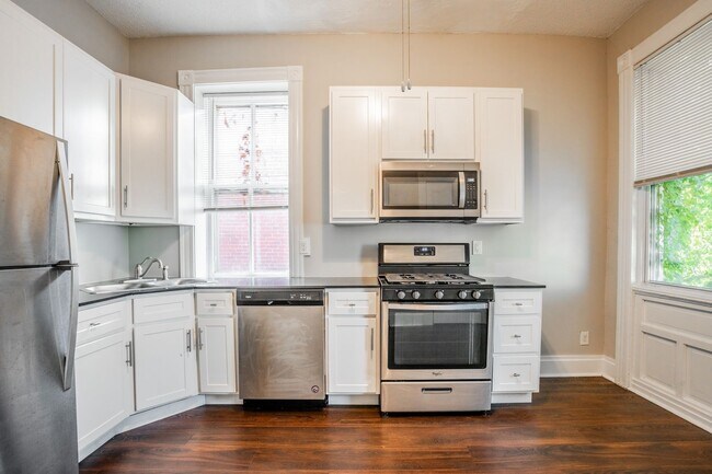 Building Photo - Henrietta Pl