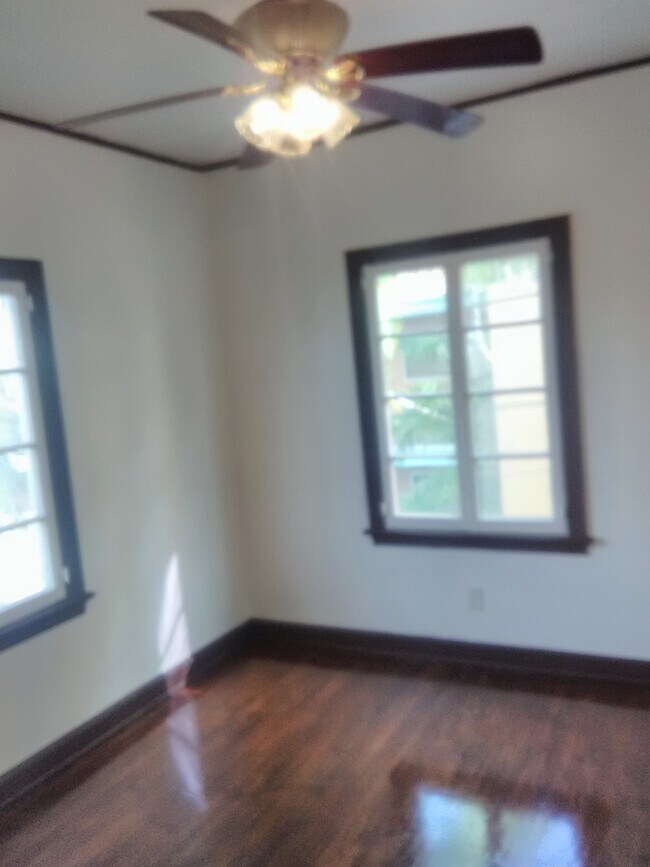 Building Photo - 128 Falcon Ave