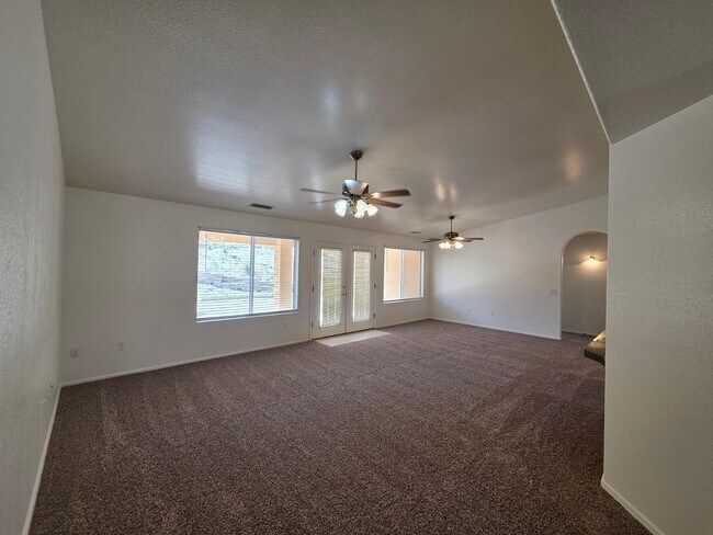 Building Photo - 627 S Azure Dr