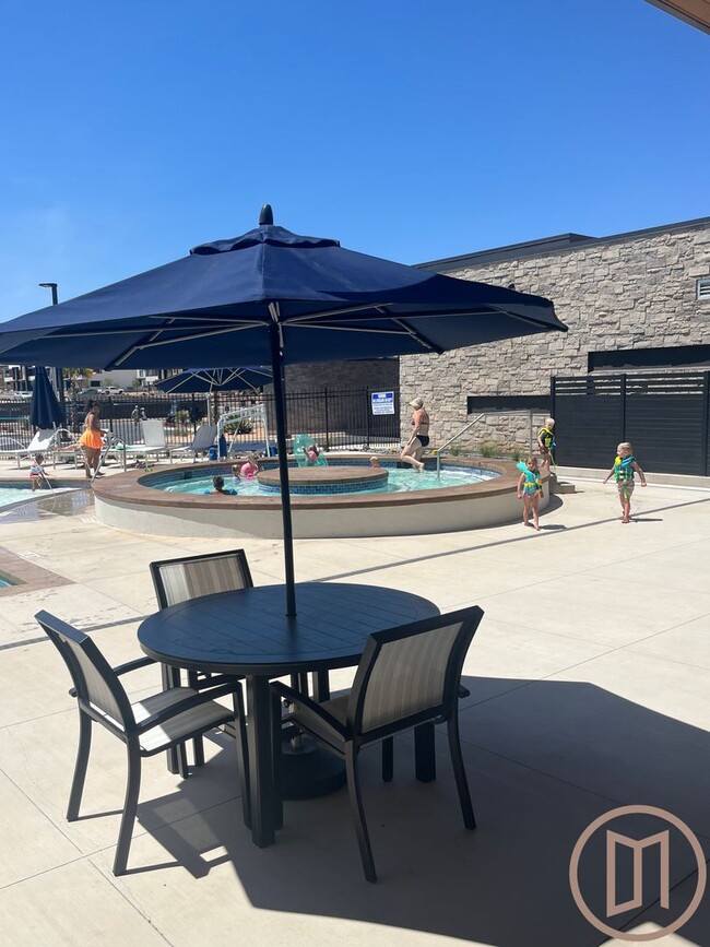 Building Photo - Flexible lease terms!