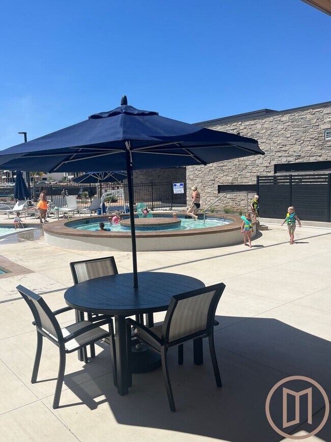 Building Photo - Long Valley Gem! $500 Move in Credit in December!