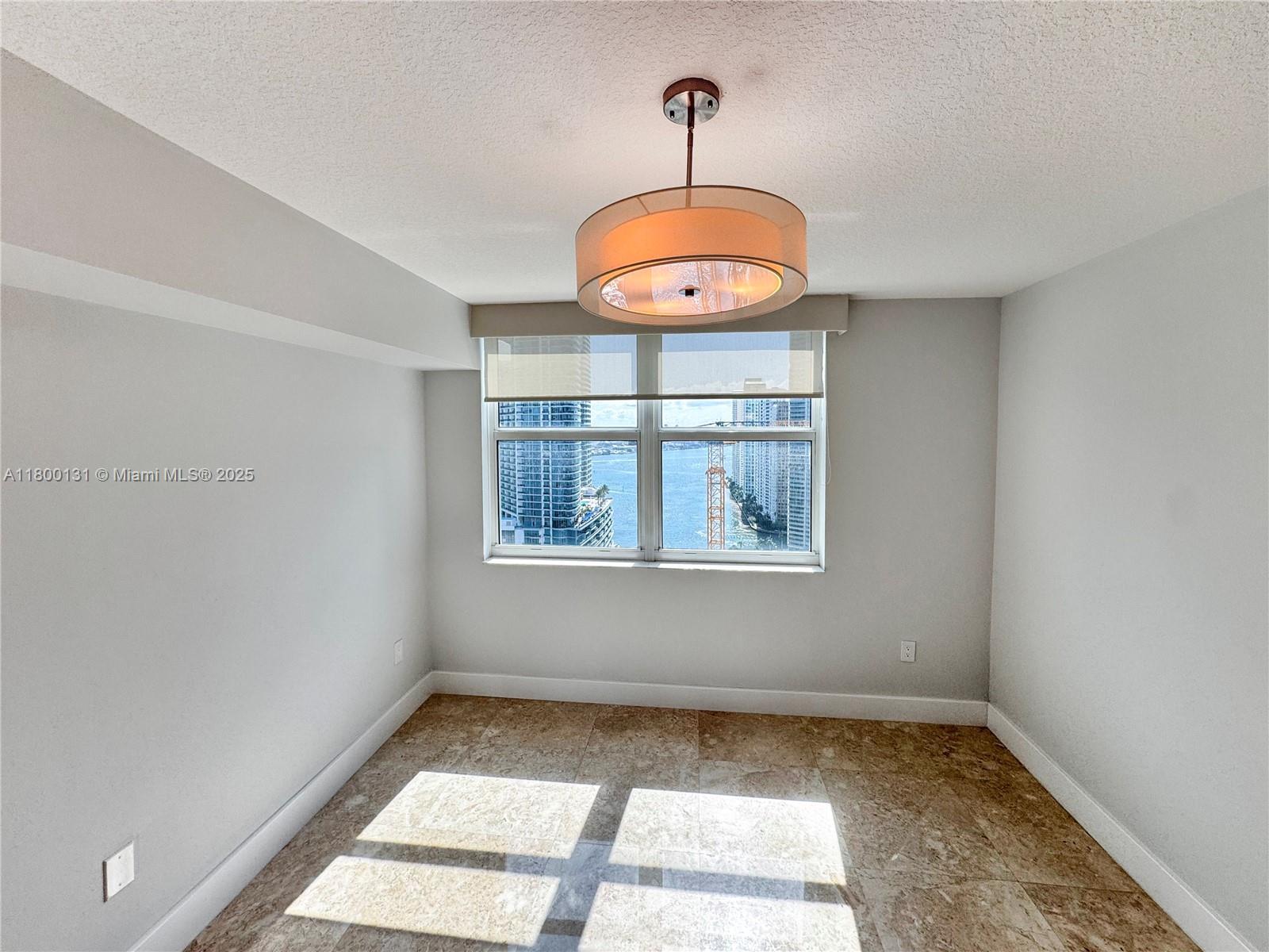 Building Photo - 31 SE 5th St