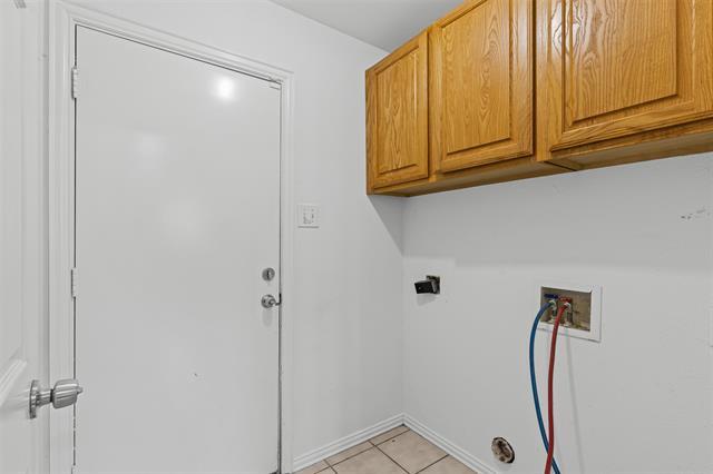 Building Photo - 4215 Bent Oaks Dr