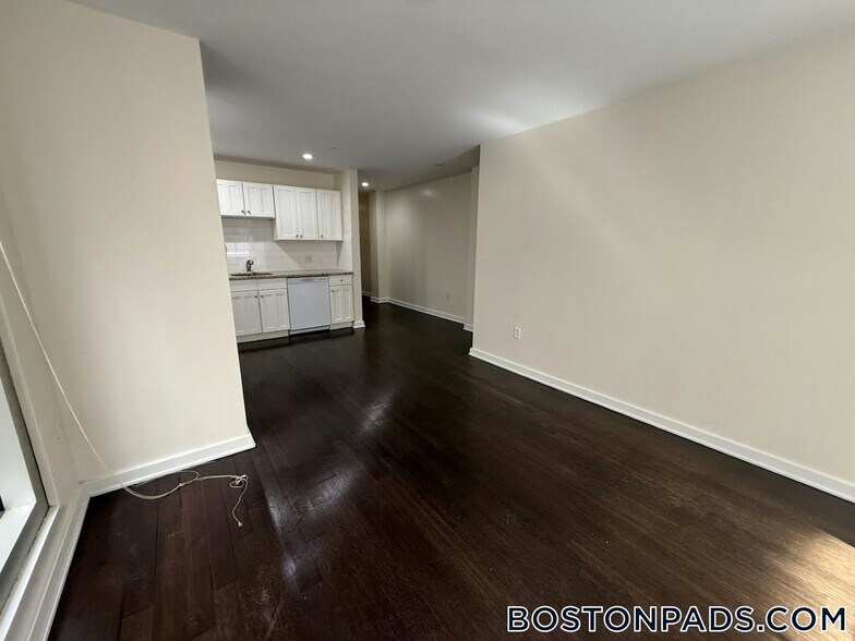 Building Photo - 40 Boylston St