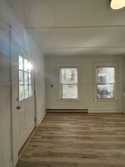 Building Photo - 12 Margerie St