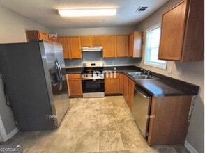 Building Photo - 2015 Ivy Ln