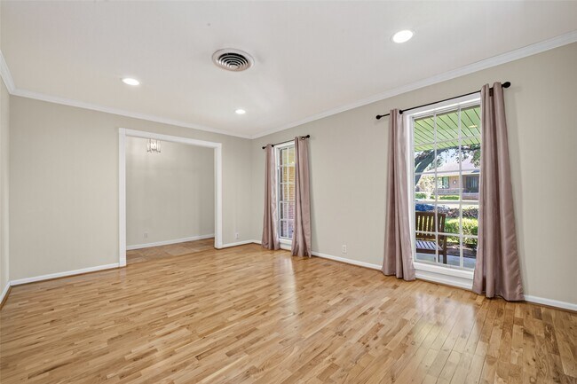 Building Photo - 5310 Indigo St