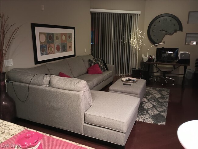 Building Photo - 31 E Agate Ave