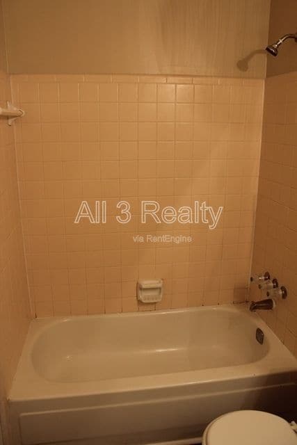 Building Photo - 195 Meadowbrook Ct