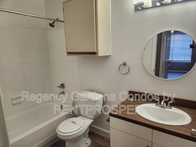 Building Photo - 5540 Devonbriar Way