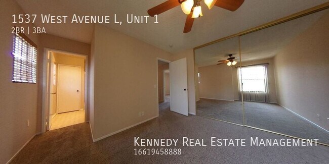 Building Photo - Location, Location, Location! 2 Bedroom To...
