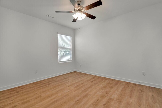 Building Photo - Brand-New 4 Bedroom +office in Prairie Gro...
