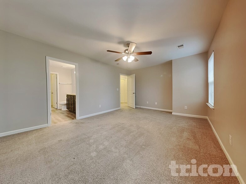 Building Photo - 336 Quiet Grove Dr