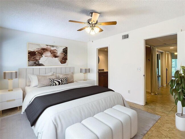 Building Photo - 9558 Tara Cay Ct