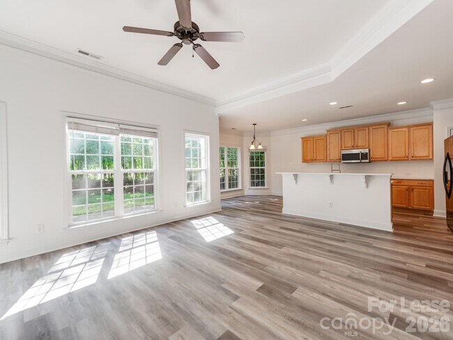Building Photo - 533 Montgrove Pl NW
