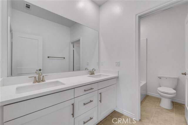 Building Photo - 2575 Sierra Bella Dr