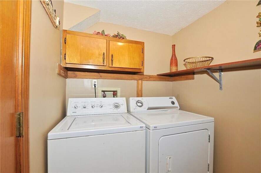 Building Photo - 9339 Embers Way