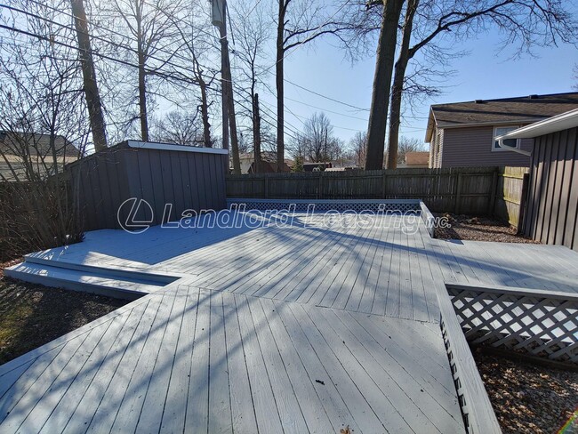 Building Photo - Split level home with updates in Amherst S...