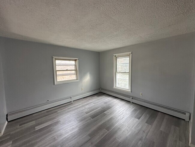 Building Photo - 820 Avery Ave