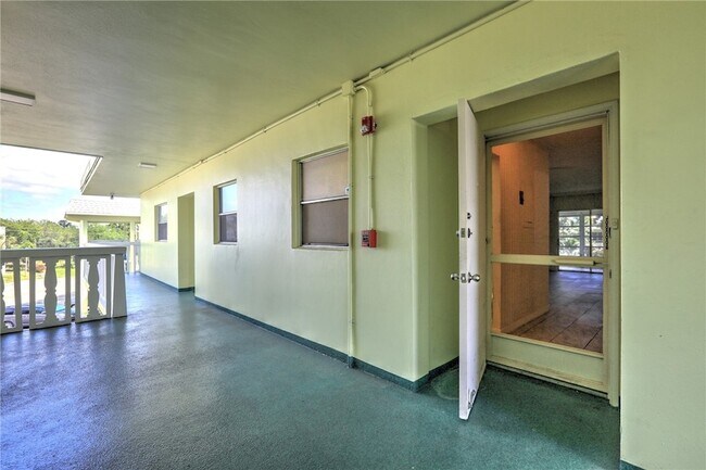 Building Photo - 1100 Ponce De Leon Cir