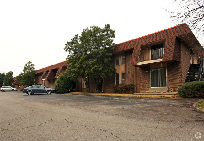 Building Photo - Green Hills Manor Apartments