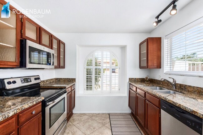 Building Photo - Beautiful 3-beds, 2-baths home in the Pecos Ranch community of Chandler!