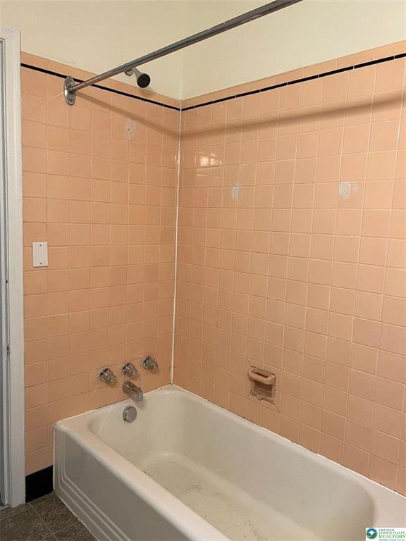 Building Photo - 531 Linden St