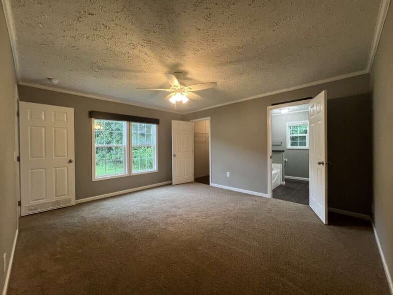 Building Photo - 305 Caseybrook Ct