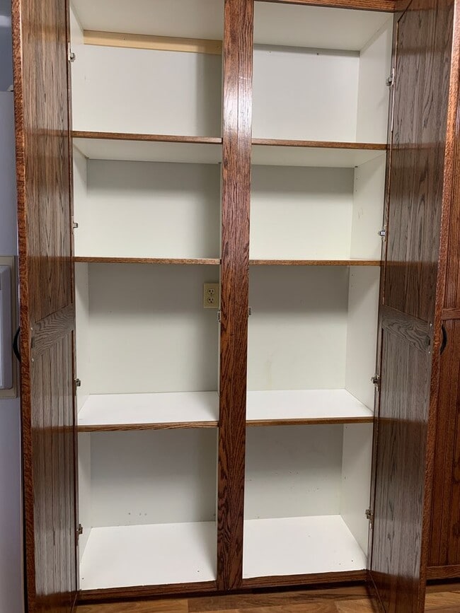 Building Photo - Charming Single Family Home