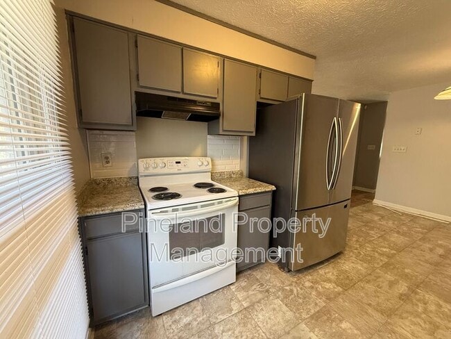 Building Photo - 6577 Green Meadow Ct