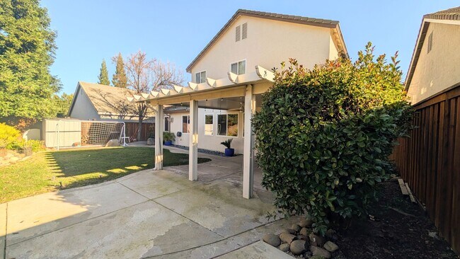 Building Photo - Gorgeous Single Family Home in Rocklin