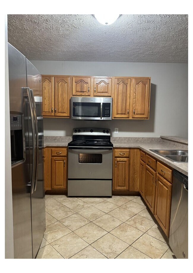 Building Photo - Spacious 2-Bedroom, 2-Bathroom Apartment in Fayetteville