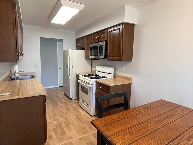 Building Photo - 7 Eden Ct