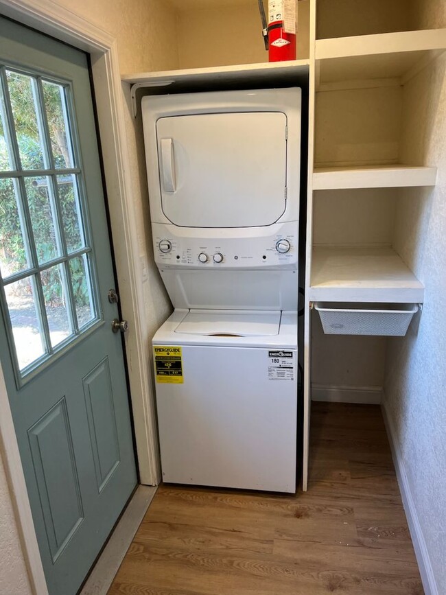 Building Photo - Beautiful Home for rent in Tulare, Ca