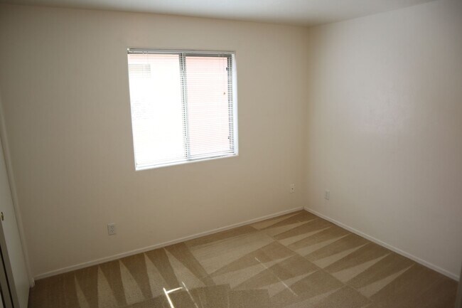 Building Photo - A Home You Have To See To Believe!!!