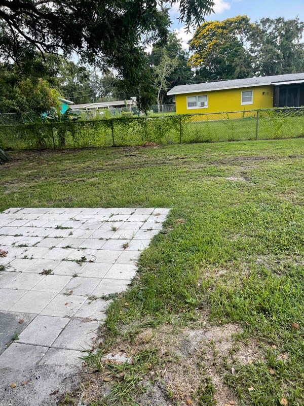 Building Photo - 2410 Ave C NW