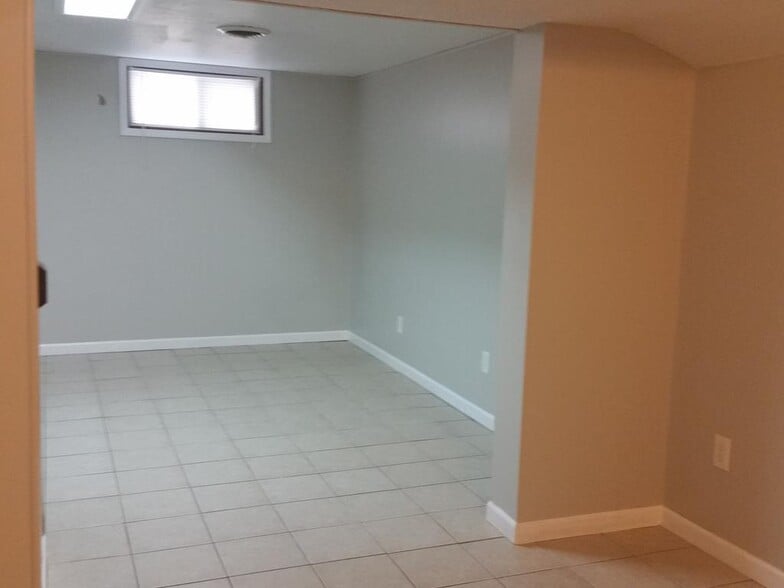 Building Photo - 412 E. Washington St.